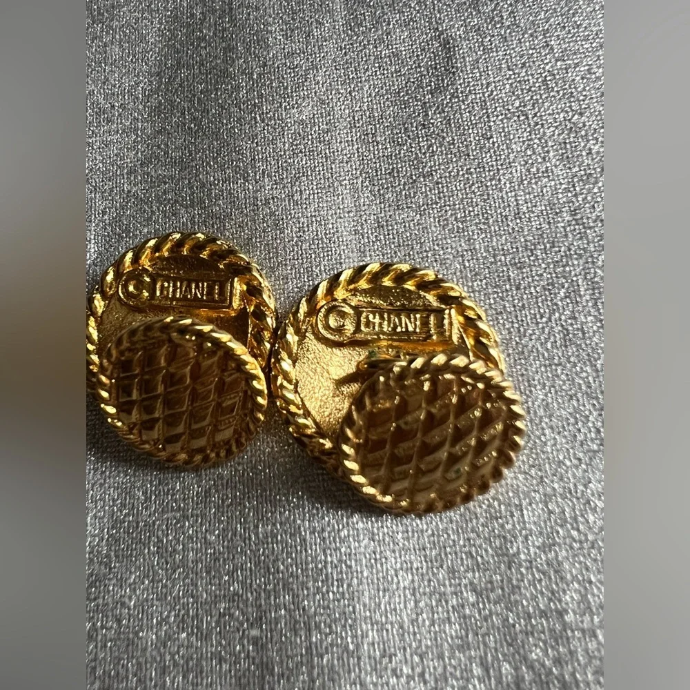 Chanel Gold Round Vintage Cufflinks